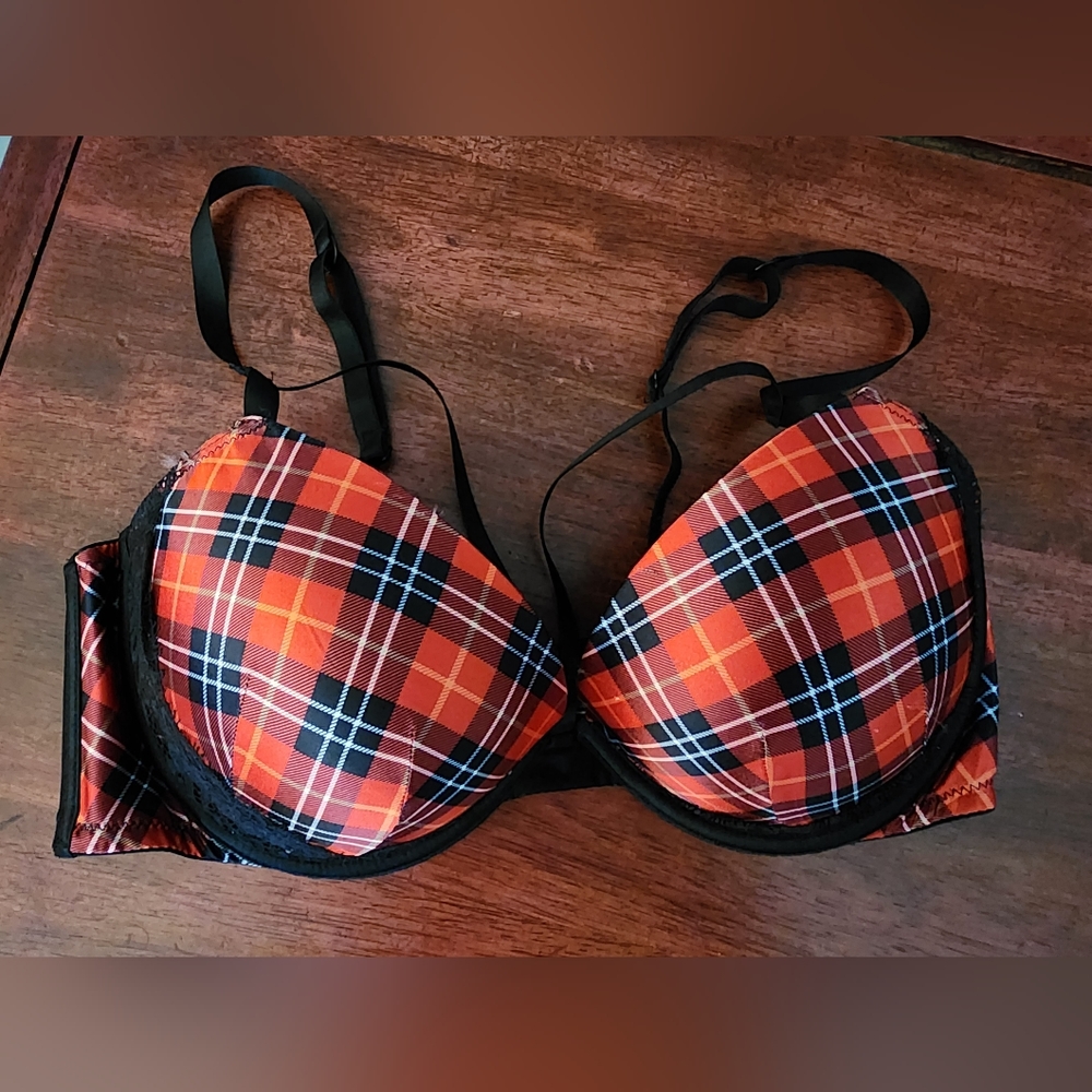 Victoria Secret Very Sexy Push Up Bra Size 36D
